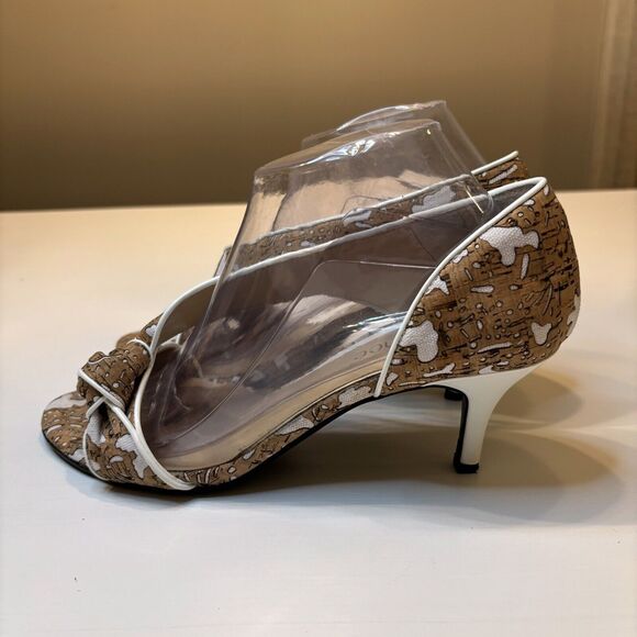 Gorgeous J. Reneé Women's Jaynnie Cork-White Floral Lace Heels US Size 9.5 M - Picture 2 of 11